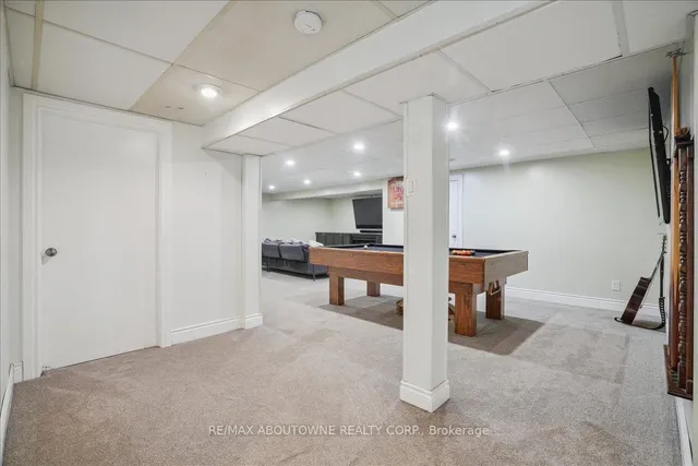 Additional image 24 of 40 Autumn Leaf Rd