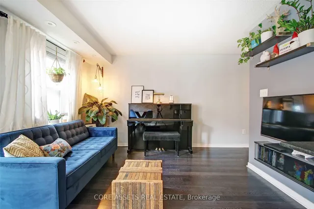 Additional image 5 of 819 Dundas St Unit 4