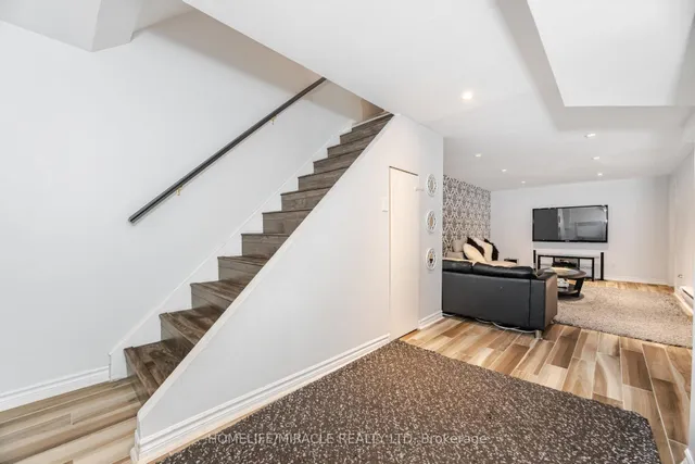 Additional image 29 of 341 Military Tr Unit 70