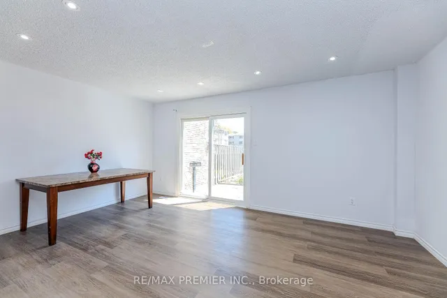 Additional image 11 of 2012 Martin Grove Rd Unit 48