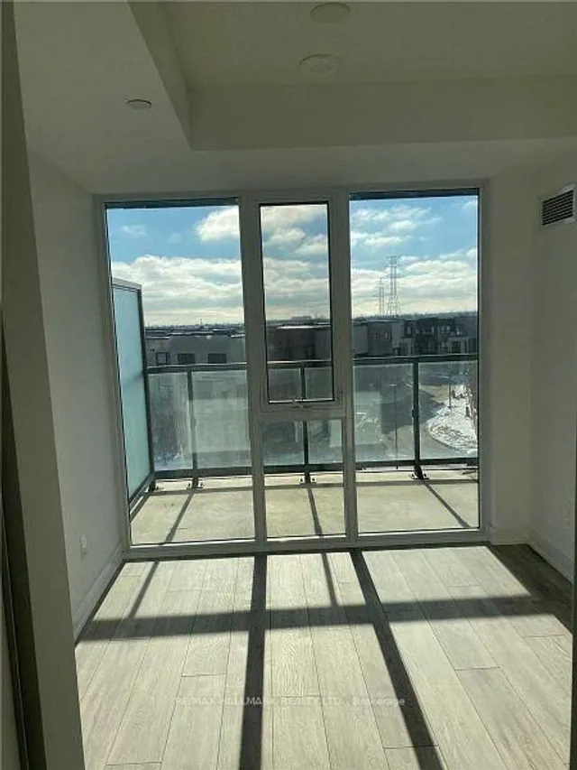 Additional image 6 of 3210 Dakota Common Unit A405