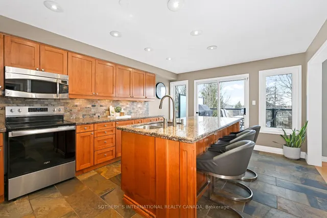 Additional image 4 of 1422 Summerhill Cres