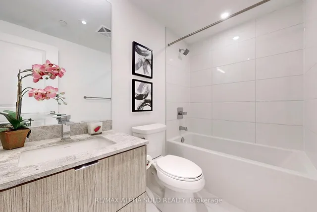 Additional image 14 of 395 Bloor St Unit 3201