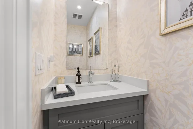 Additional image 5 of 2060 Lakeshore Rd Unit 205