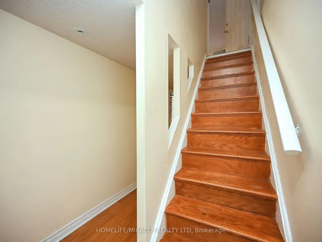 Additional image 31 of 120 Collins Cres Unit 119