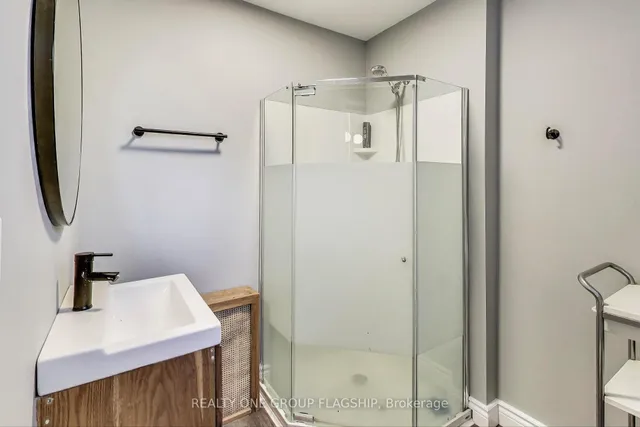 Additional image 16 of 23 Rosslyn Ave