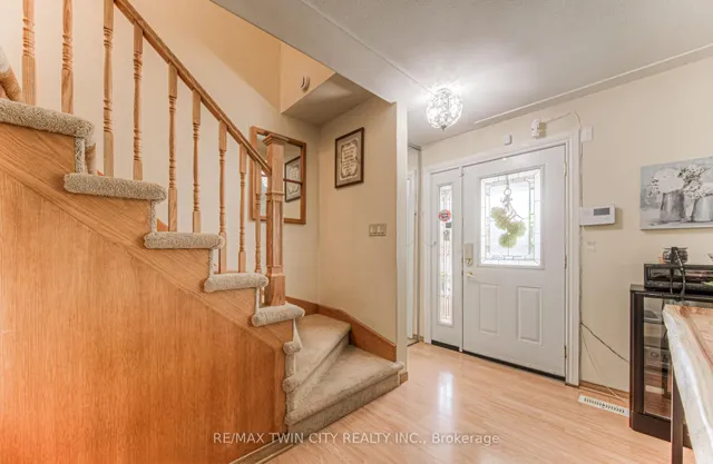 Additional image 2 of 590 Manchester Rd