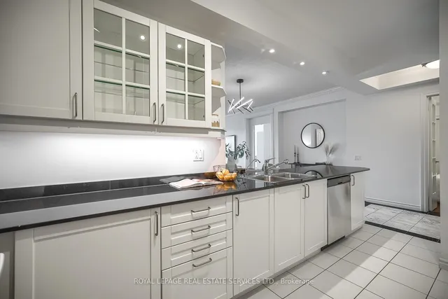 Additional image 10 of 18 William Carson Cres Unit 811