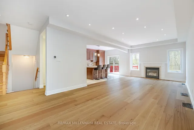 Additional image 7 of 961 Knotty Pine Grve