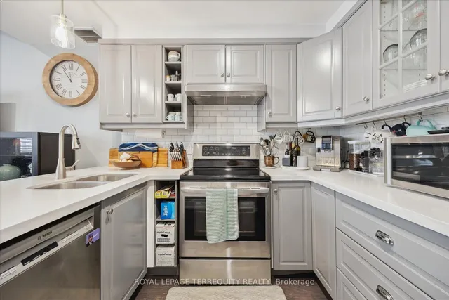 Additional image 13 of 760 Lawrence Ave Unit 61