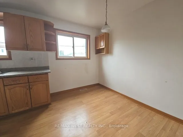 Additional image 9 of 385 Kipling Ave