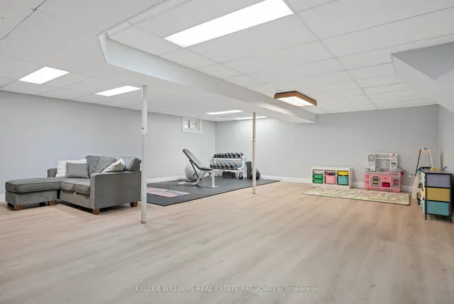 Additional image 34 of 2375 Parkway Dr