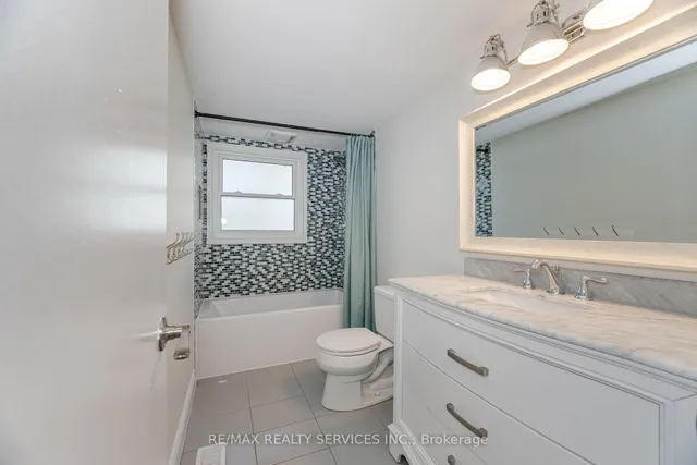 Additional image 36 of 2 Ferndale Cres