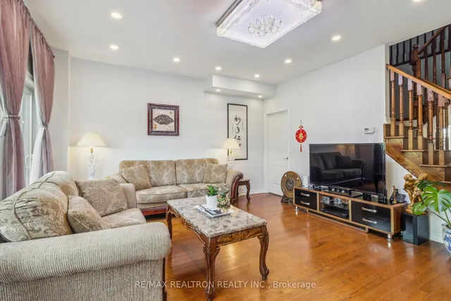 Additional image 10 of 33 Pidgeon St