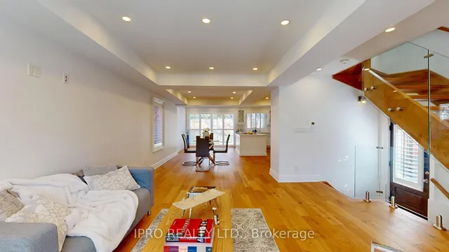 Additional image 4 of 98 Poyntz Ave