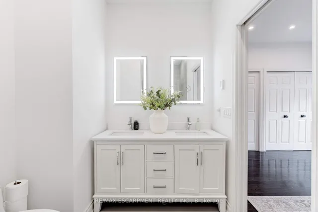 Additional image 25 of 46 Stanley Terr