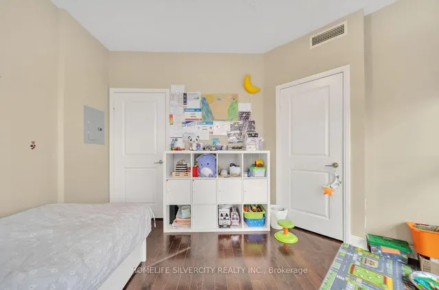 Additional image 16 of 80 Absolute Ave Unit 2006