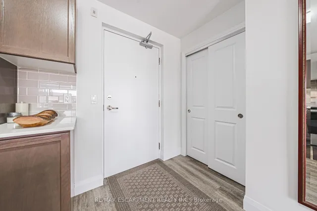 Additional image 3 of 1 Redfern Ave Unit 215