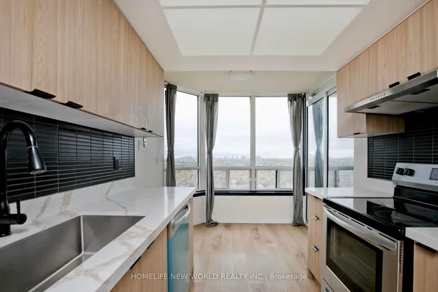 Additional image 10 of 330 Alton Towers Circ Unit 1609