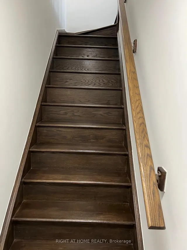 Additional image 10 of 3060 Mistletoe Gdns