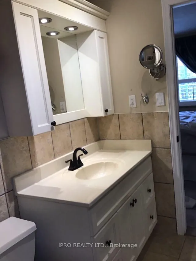 Additional image 39 of 41 Marchmount Cres