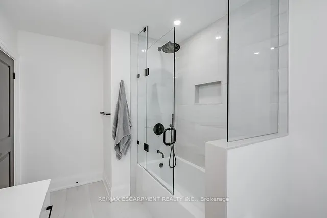 Additional image 25 of 564 Maplehill Dr