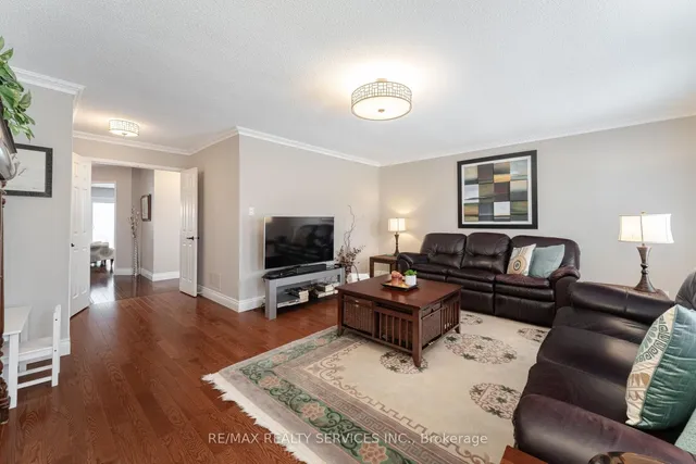 Additional image 24 of 41 Christie Dr