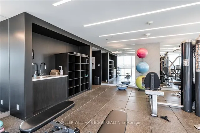 Additional image 39 of 2025 Maria St Unit 1401