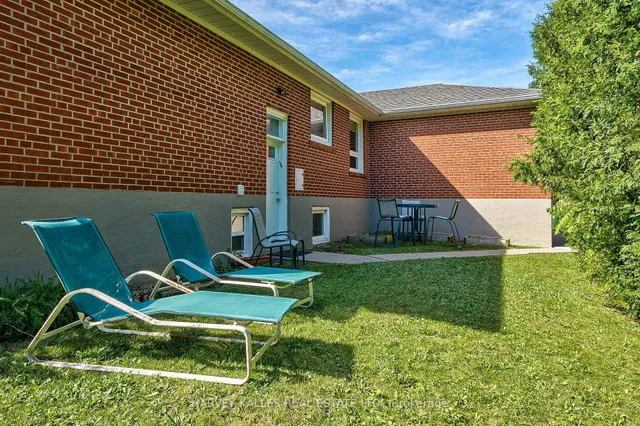 Additional image 49 of 215 Searle Ave