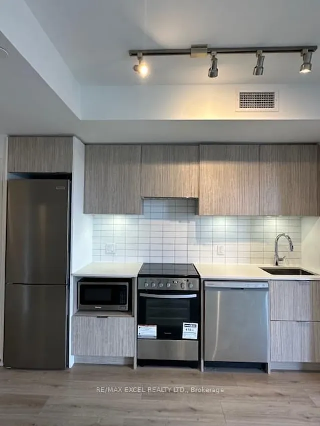 Additional image 11 of 395 Bloor St Unit 3905