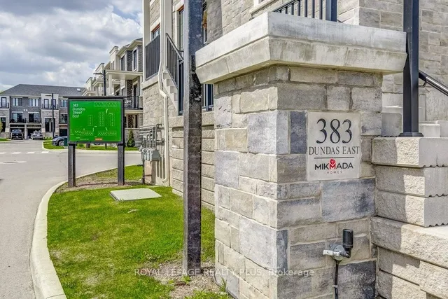 Additional image 40 of 383 Dundas St Unit 34