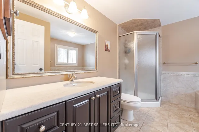 Additional image 28 of 657 Savoy Cres