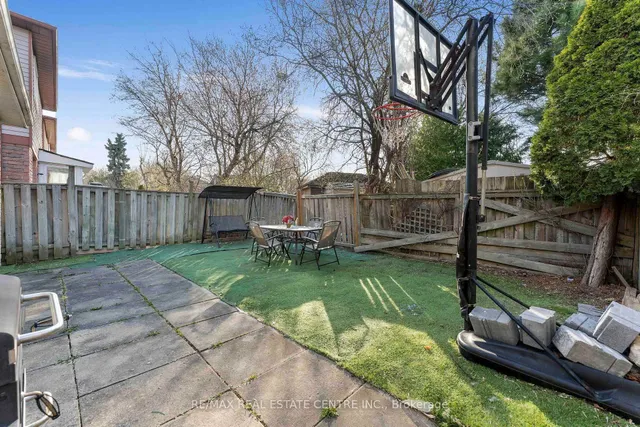 Additional image 37 of 44 Abelard Ave