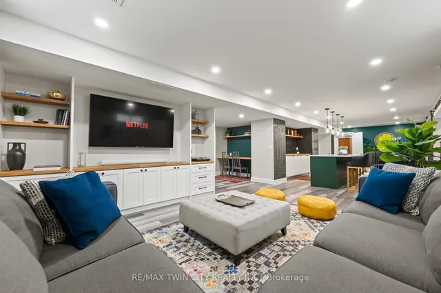 Additional image 34 of 533 Falconridge Cres