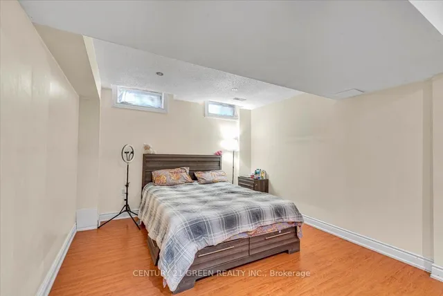 Additional image 33 of 7 Accent Circ