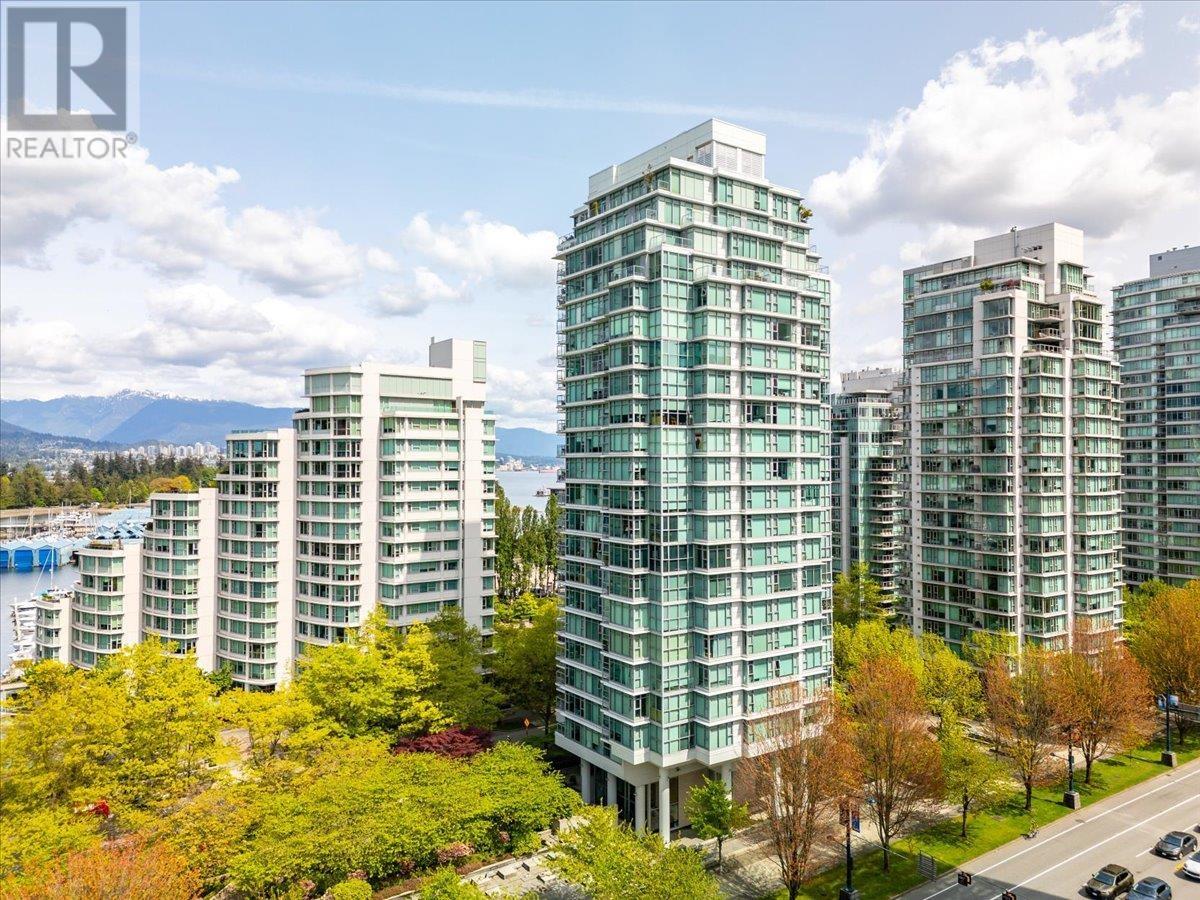 1101 1710 BAYSHORE DRIVE|Vancouver, British Columbia V6G3G4