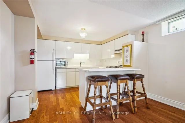 Additional image 37 of 711 Esprit Cres