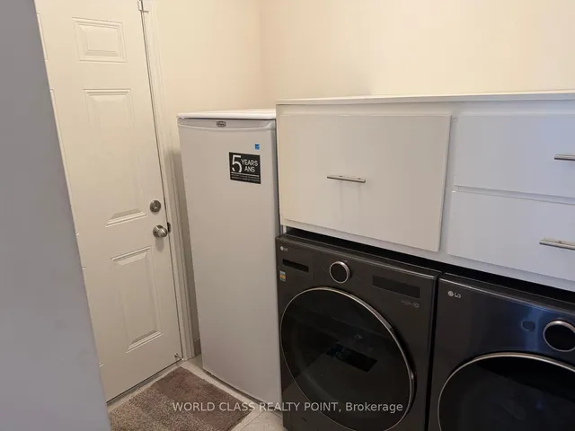 Additional image 16 of 3923 Koenig Rd