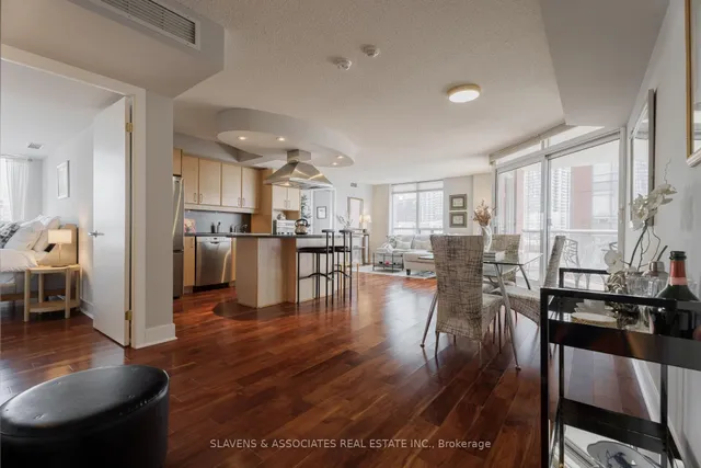 Additional image 4 of 550 Queens Quay Unit 625