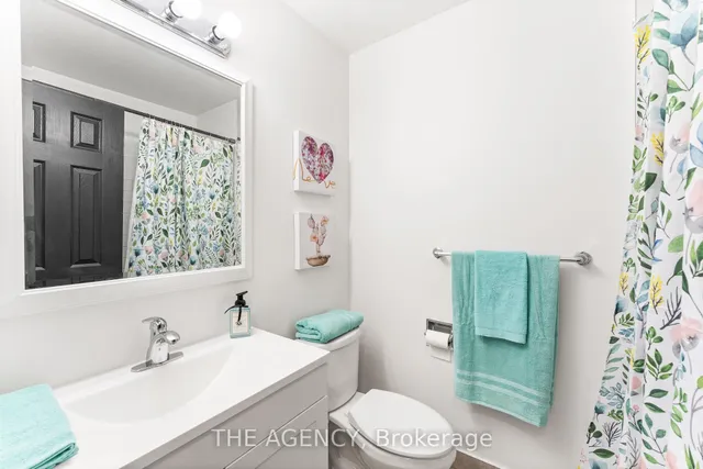 Additional image 20 of 35 McMullen Cres Unit 35