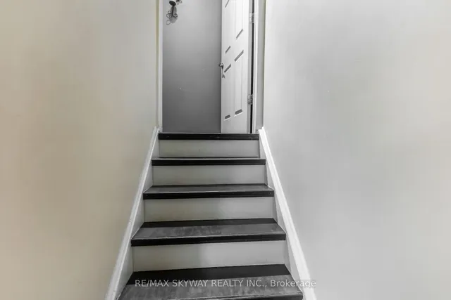 Additional image 44 of 82 Festoon Pl