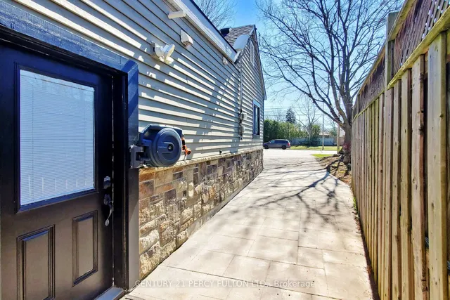 Additional image 33 of 3489 New St