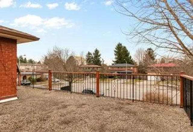 Additional image 36 of 18 Parravano Crt