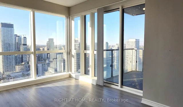 Additional image 8 of 386 Yonge St Unit 3901