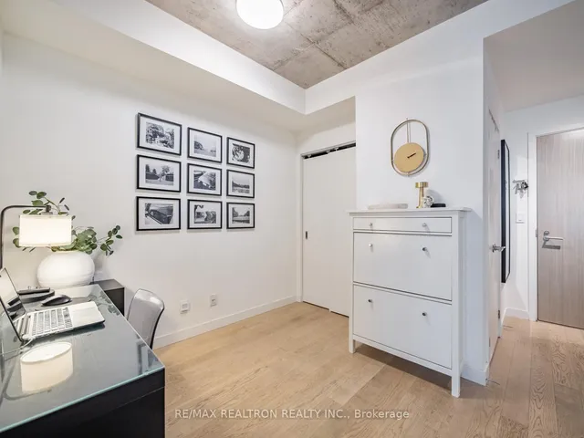 Additional image 8 of 111 Bathurst St Unit 1217