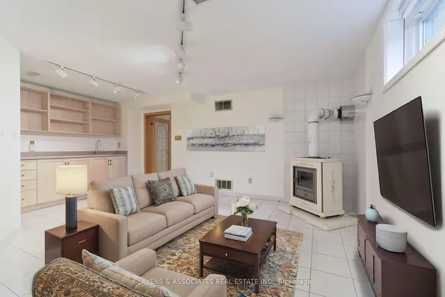 Additional image 32 of 3 Watling St