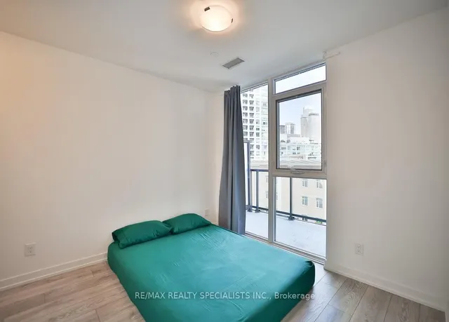 Additional image 30 of 159 WELLESLEY St Unit 404