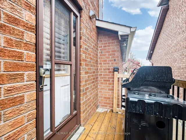 Additional image 48 of 4 Lord Simcoe Dr