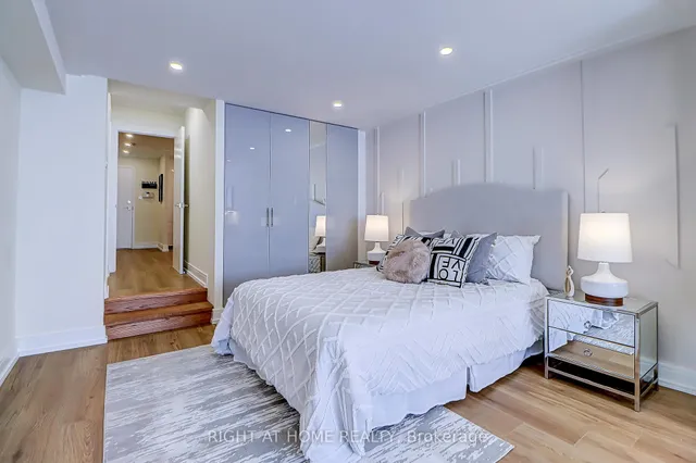 Additional image 29 of 130 Carlton St Unit 1207