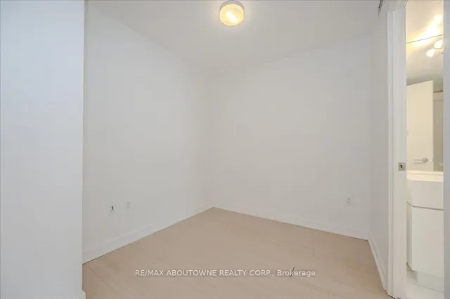 Additional image 13 of 21 Iceboat Terr Unit 2805